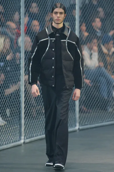 Look 30